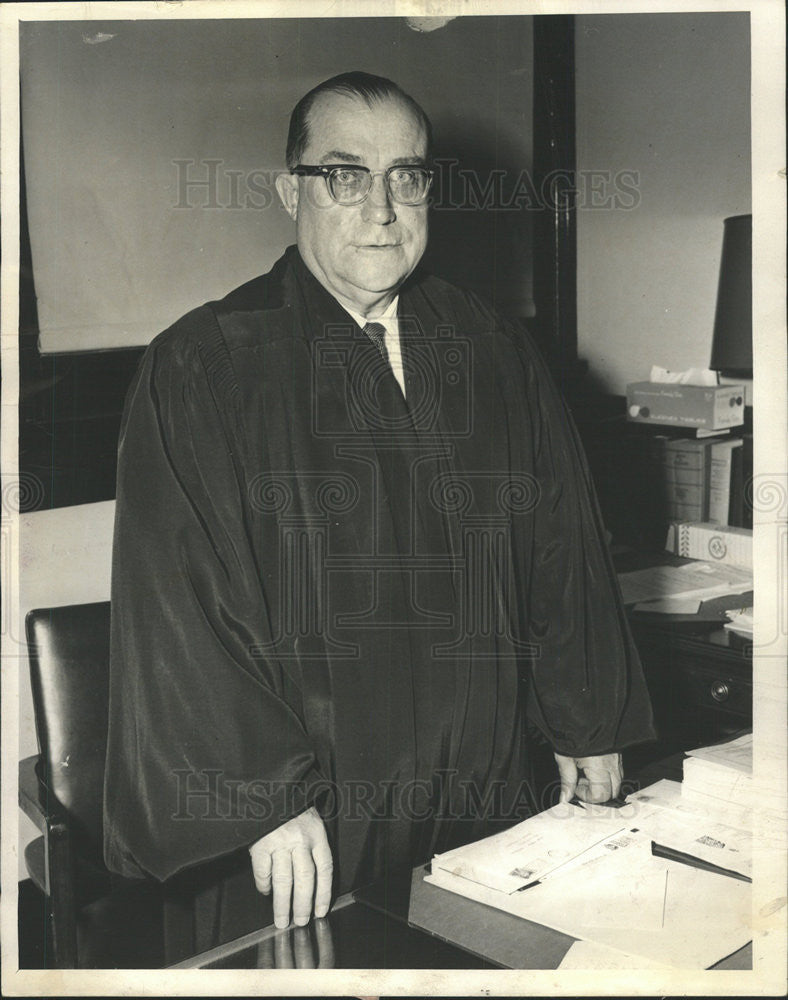 1963 Press Photo Judge Eugene Wachowski Chicago Municipal Housing Court - Historic Images