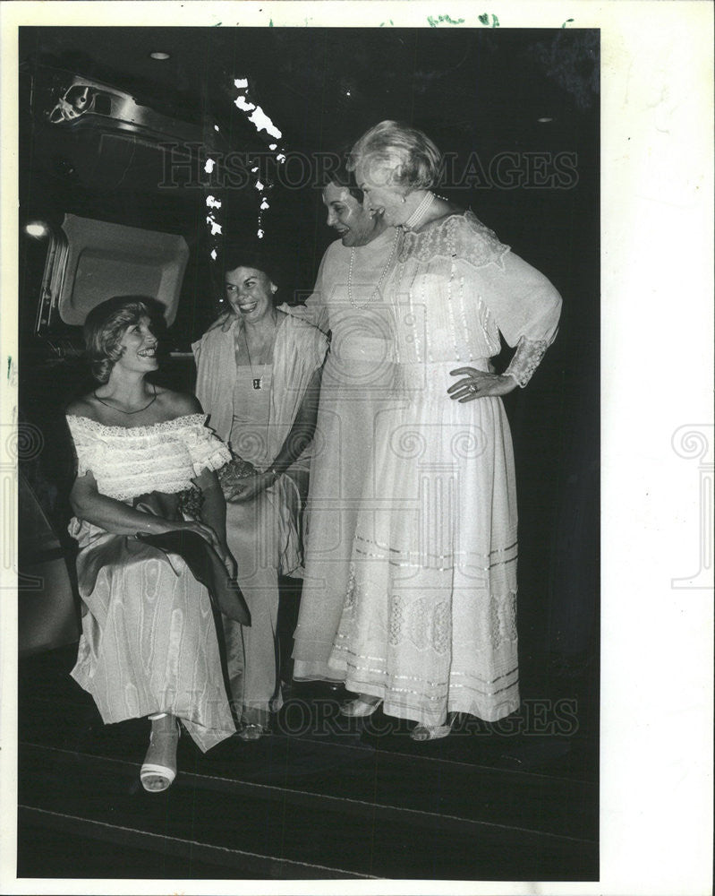 1982 Press Photo Ellen O&#39;Connor Priscilla Richman Nelda Brickhouse Florence - Historic Images