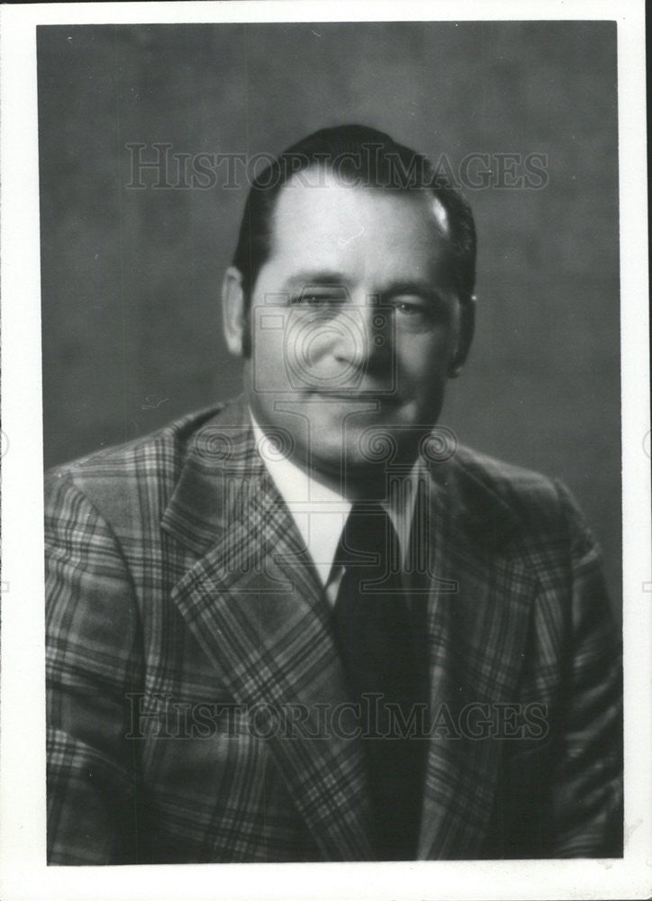 1975 Press Photo Lyle Seybert Executive Vice President Austin Federal Savings - Historic Images