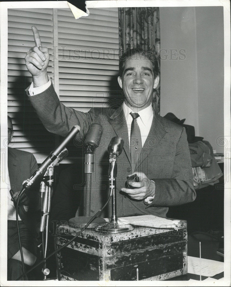 1958 Press Photo Tim Sheehan Mayor Candidate - Historic Images