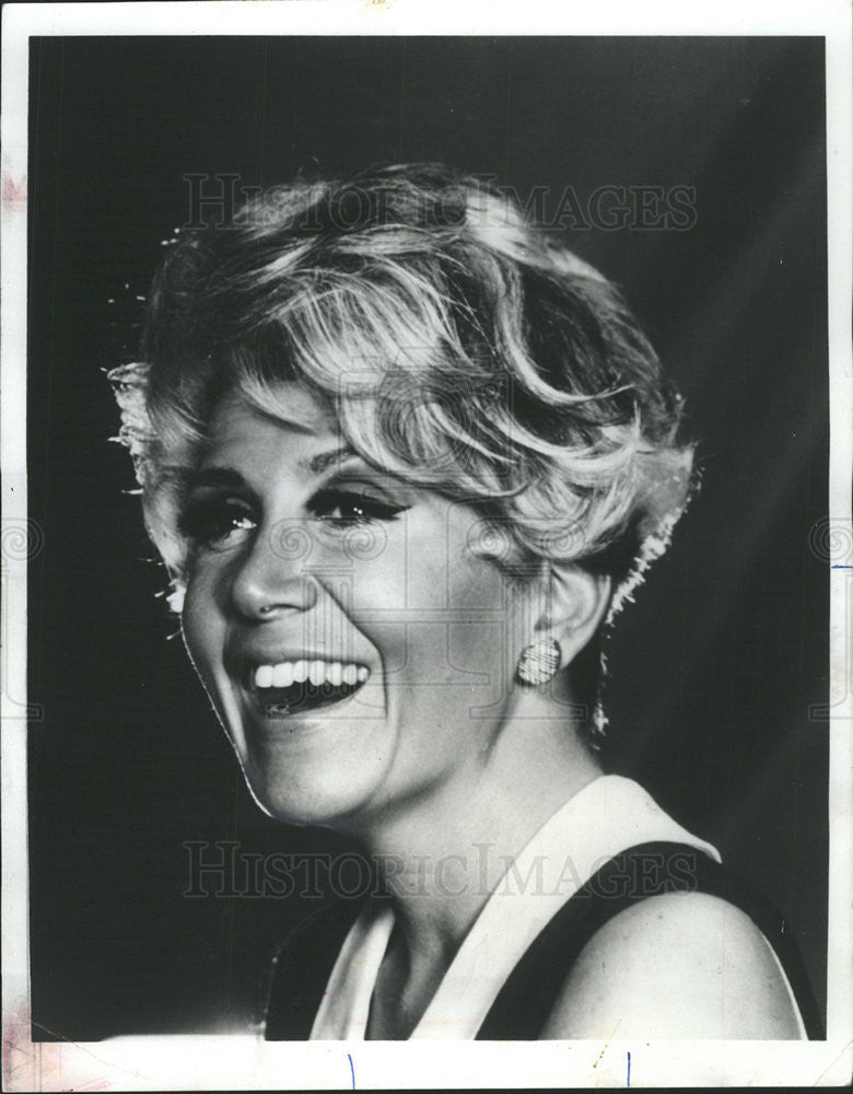 1976 Press Photo Rona Barrett American Gossip Columnist Businesswomen Chicago - Historic Images