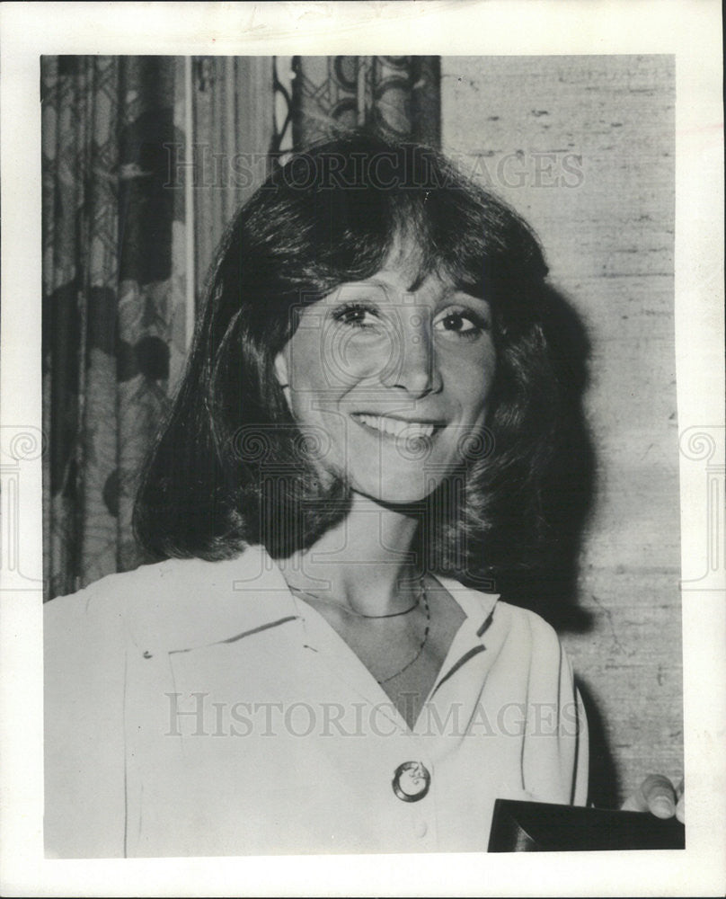 1982 Press Photo Linda Waldman Radio advertising/promotion Director - Historic Images