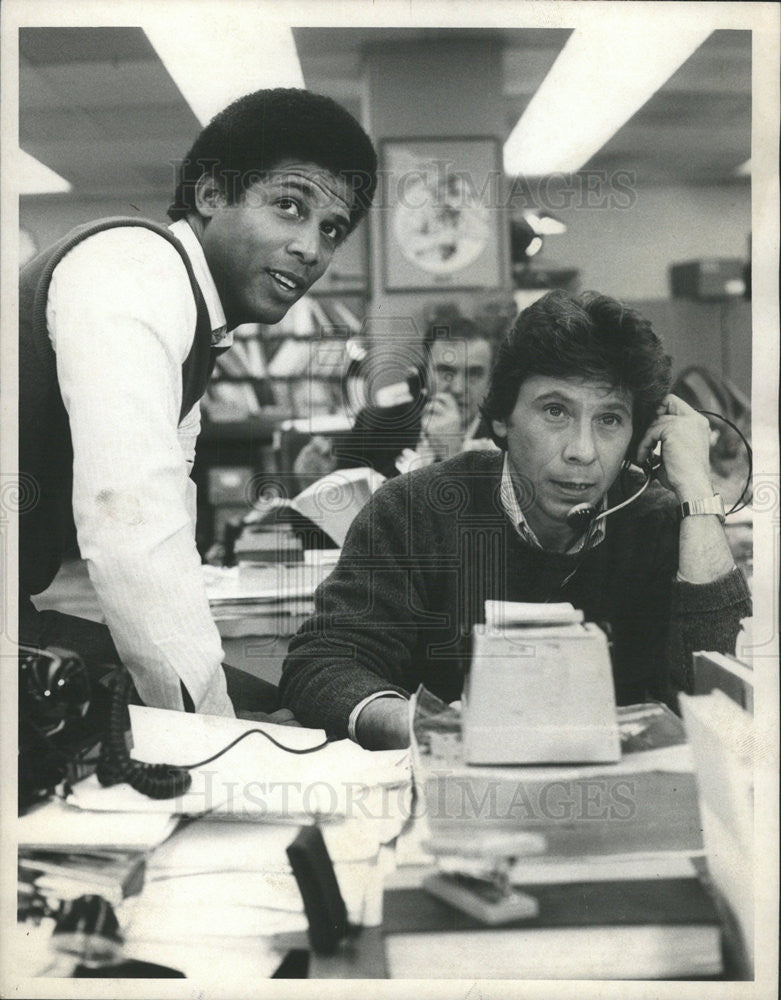 1980 Press Photo Ed Asner, Robert Walden &amp; Daryl Anderson In &quot;Lou Grant&quot; - Historic Images