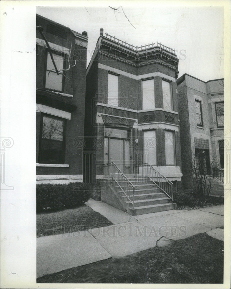 1983 Press Photo S. Ronald and Andre Stone used original art Dramatic Building - Historic Images