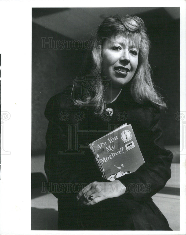 1991 Press Photo Kim Stroto Childhood Favorite Books - Historic Images