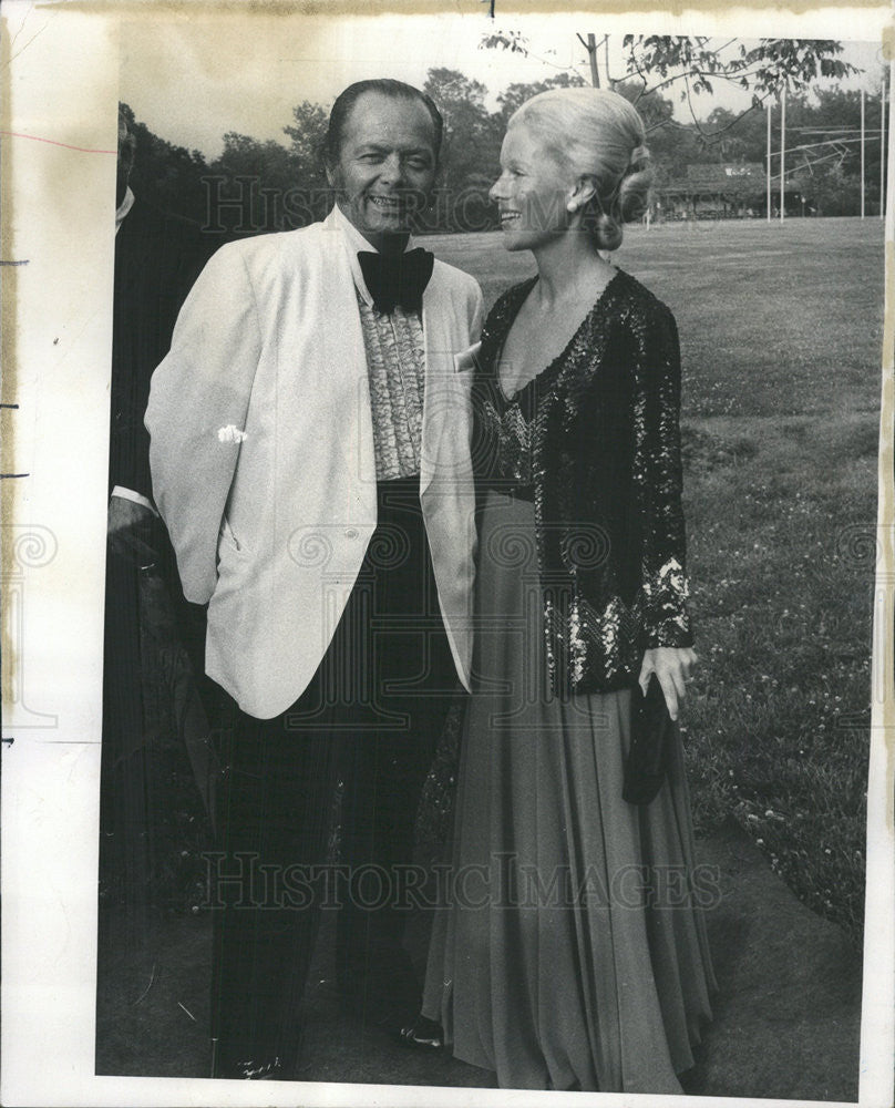 1976 Press Photo Cleinien Stone Barbara Ravinia Opening Night Inaugural Function - Historic Images