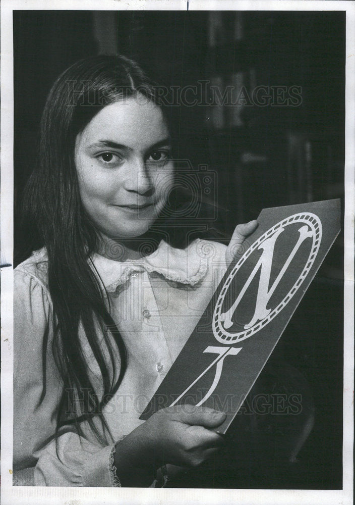 1976 Press Photo Karen Bardeen Glen Ellyn King Karl Sweden - Historic Images