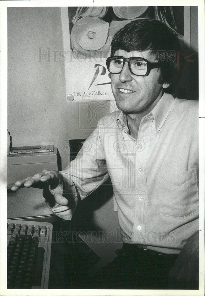 1981 Press Photo Alan Barcus Author Keegie Street - Historic Images