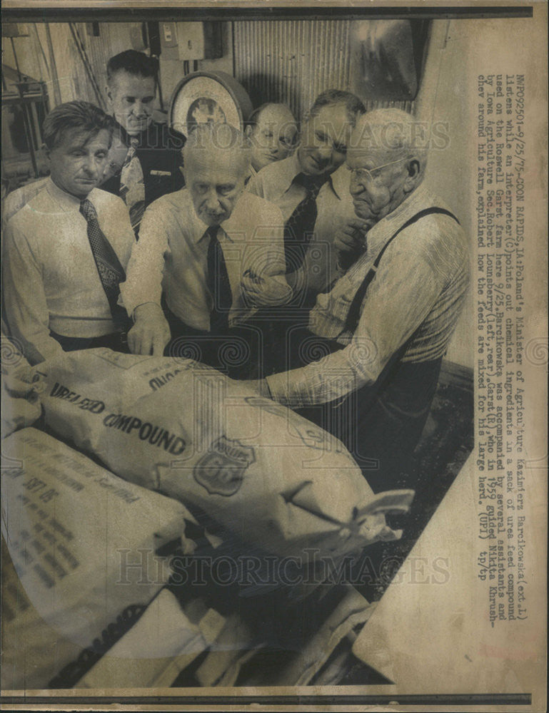 1975 Press Photo Poland Minister Agriculture Kazimierz Barcikowska Coon Rapids - Historic Images