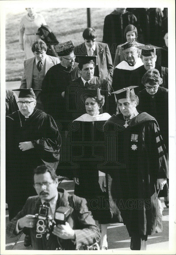 1981 Press Photo Jehan Sadat Award Doctor Humane Letter Special Convocation - Historic Images