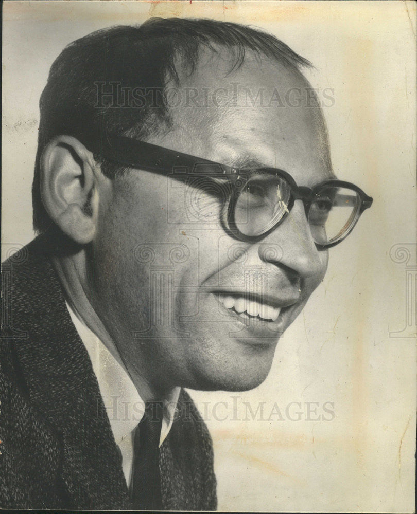 1966 Press Photo Producer Second Playwright Studebaker Theater Bernard Sahlins - Historic Images