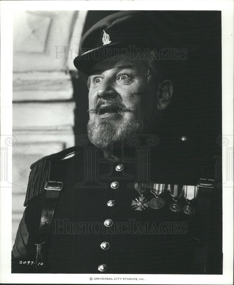 1977 Press Photo Peter Ustinov Markov Last Remake Beau Geste Marty Foreign Jones - Historic Images