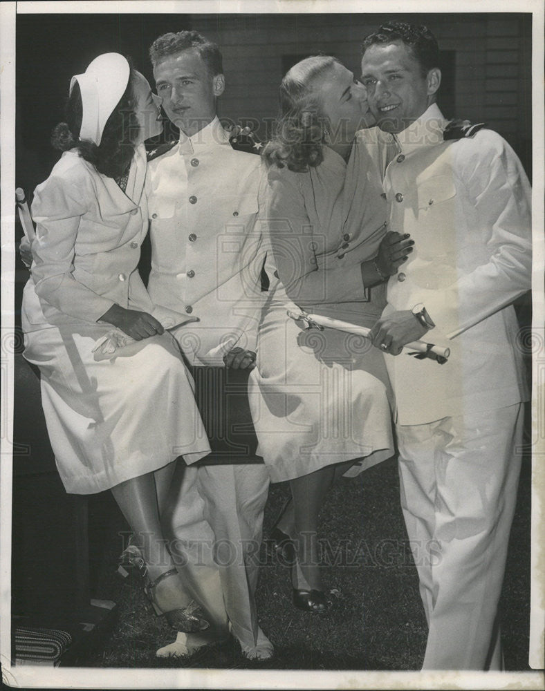 1949 Press Photo Ensign William Marr San Francisco Frank Sain Jackie Weber - Historic Images