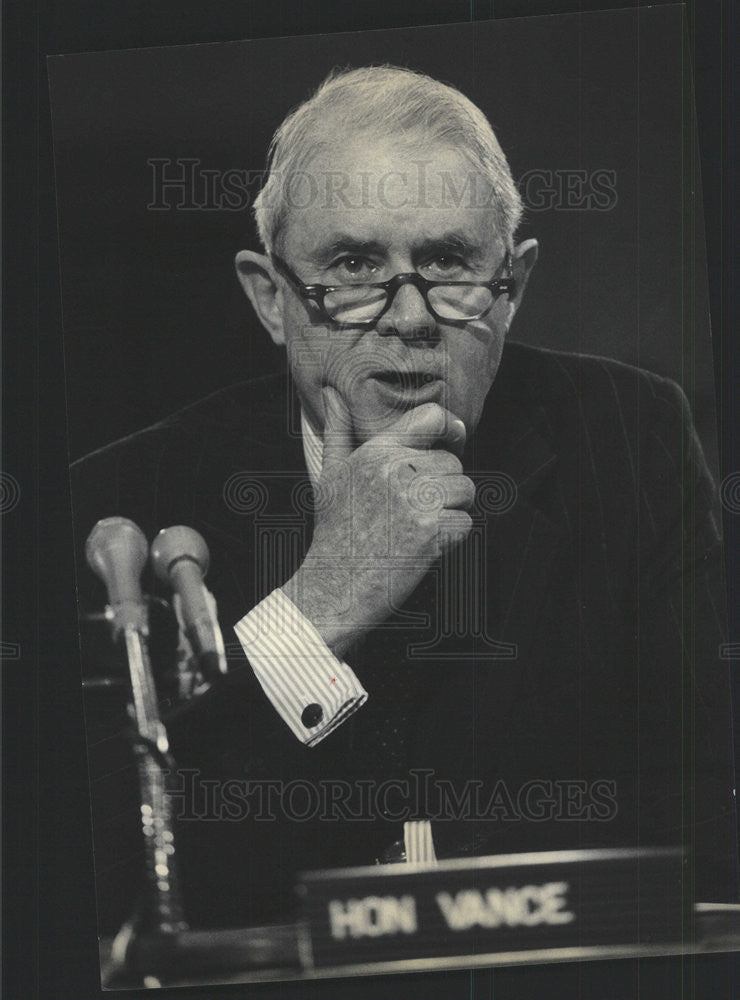 1989 Press Photo Cyrus Vance Former Secretary of State - Historic Images