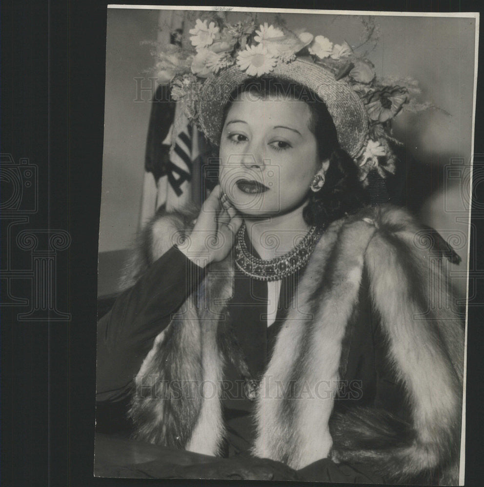 1947 Press Photo Los Angeles Maria Feliza Pas Los Vanderbilt Mexican Daughter - Historic Images