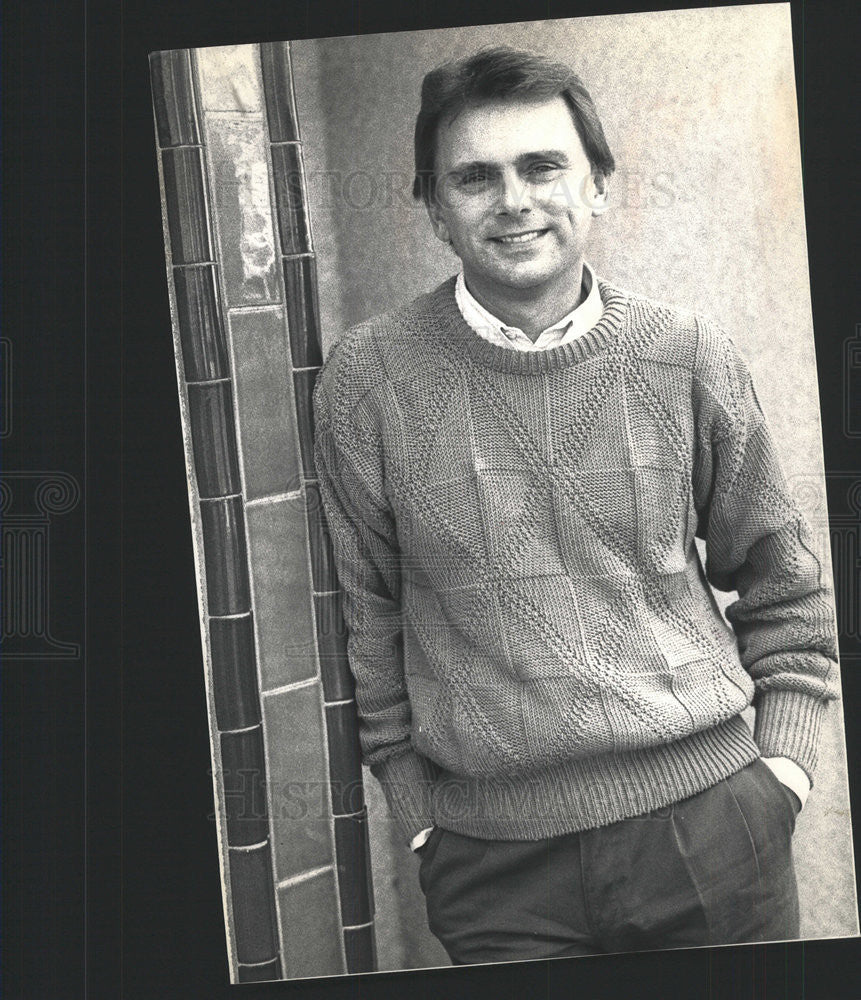 1988 Press Photo Pat Sajak, Host Of Wheel Of Fortune - Historic Images