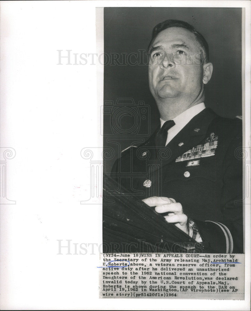 1964 Press Photo Major Archibald E Roberts Speech Daughters American Revolution - Historic Images