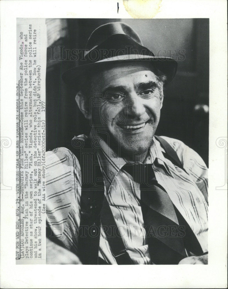 1977 Press Photo Abe Vigoda Detective Fish Berney Miller police force Series - Historic Images