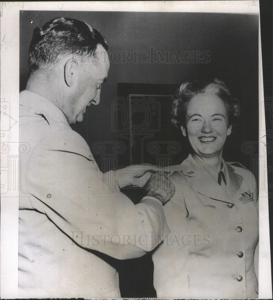 1957 Press Photo Thomas White chief Staff Air Force Pin Insignia Colonel Jacket - Historic Images