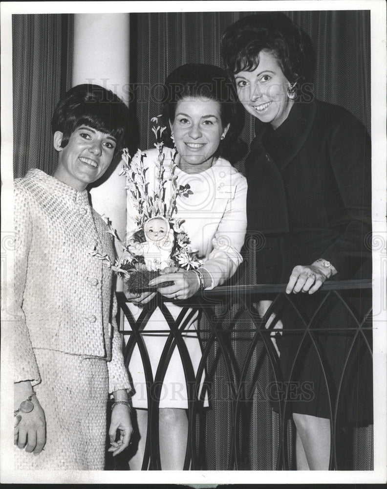 1967 Press Photo Mrs. James Riley, Mrs. Jerome Whiston, Mrs. Donald Strililey - Historic Images