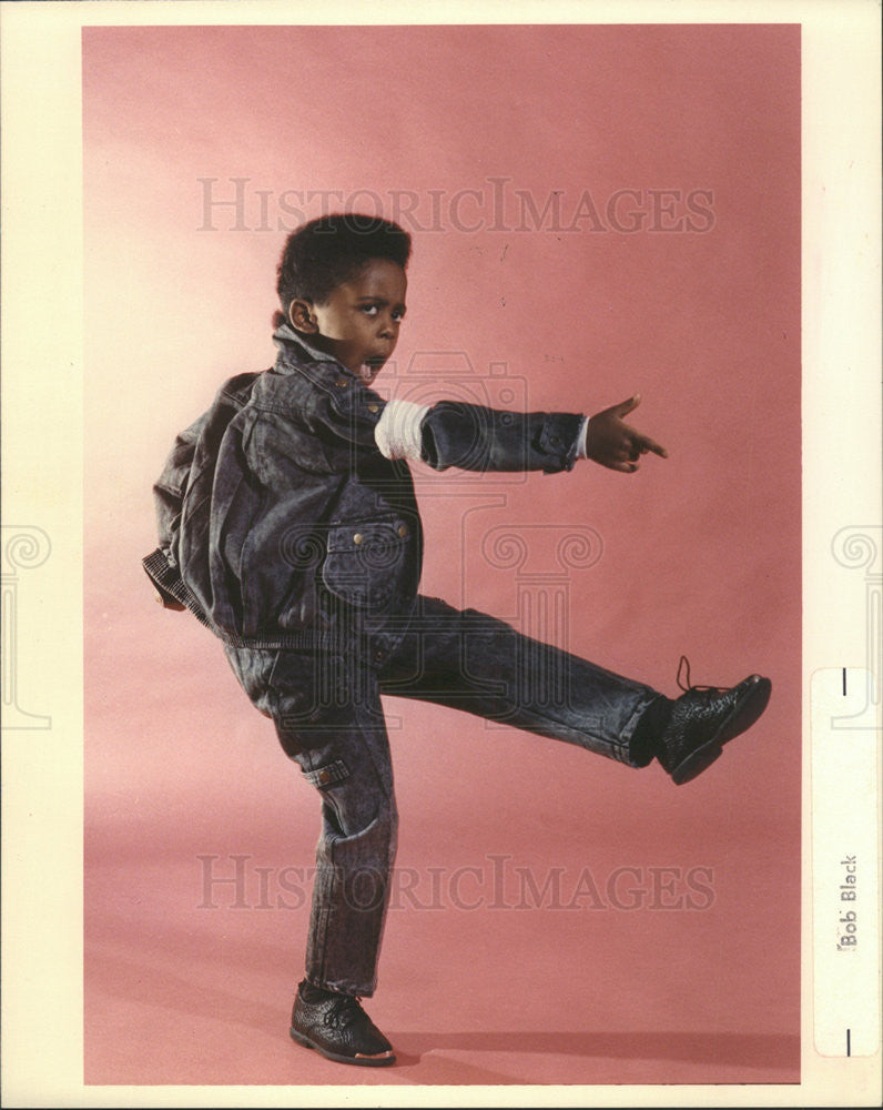 1990 Press Photo Robert Germaine Riley,entertainer  who imitates Michael Jackson - Historic Images