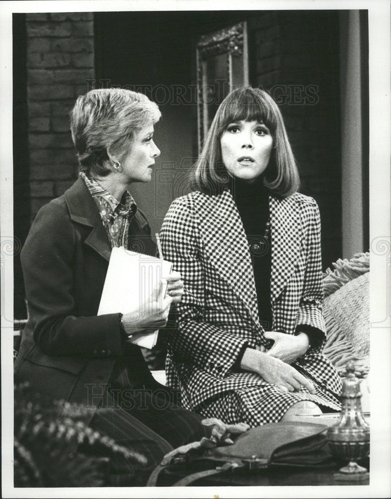 1973 Press Photo Barbara Barrie Diana Rigg series NBC TV Network Colocast Title - Historic Images