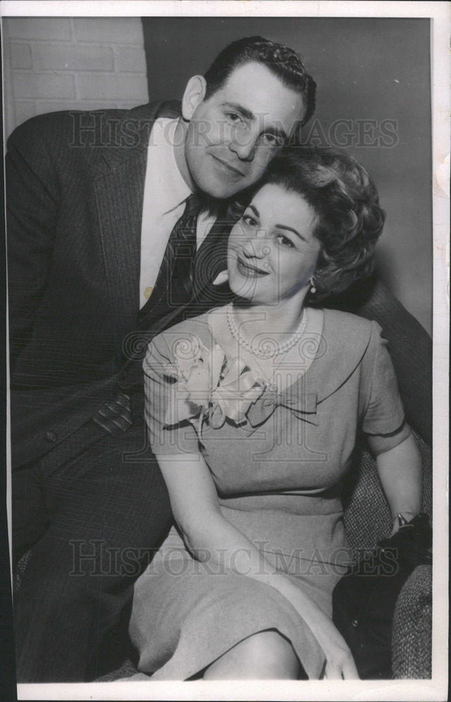 1959 Press Photo Honeymoon Singer Gogi Grant Husband Attorney Robert Rifkind - Historic Images