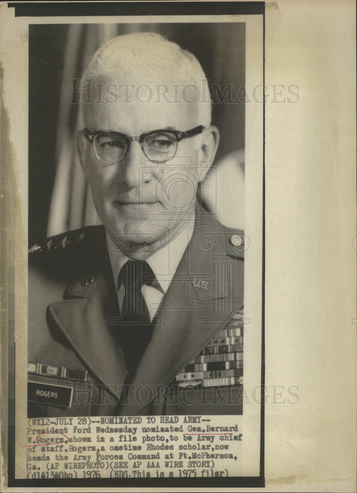 1975 Press Photo Bernard Rogers  Rhodes McPherson Army Chief - Historic Images