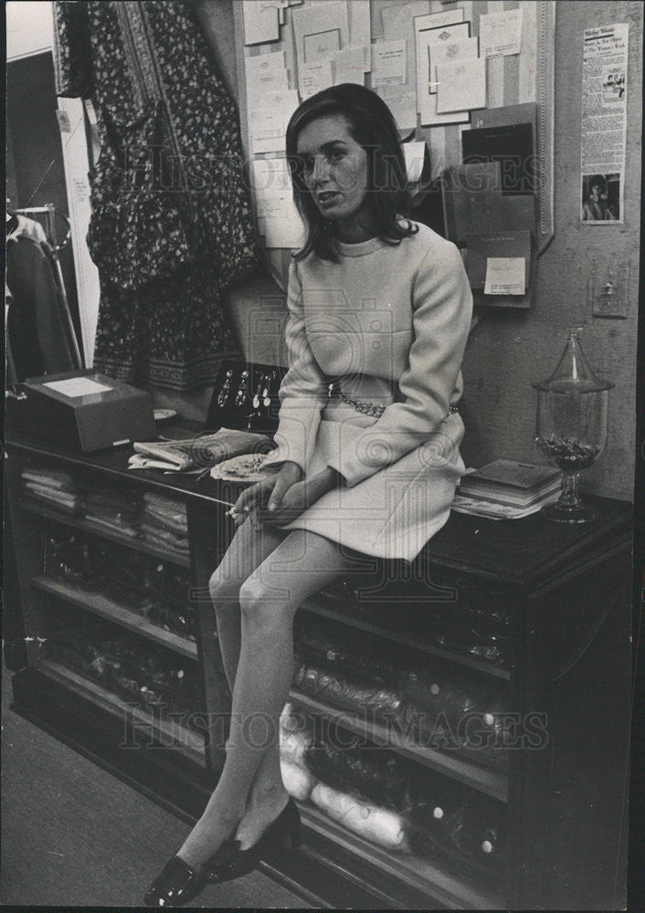 1967 Press Photo Mrs Bernard Rogers III Fashion Buyer Lencia - Historic Images