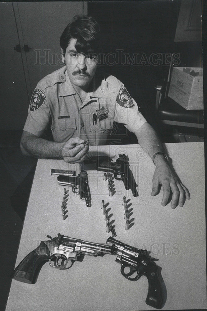 1974 Press Photo Officer Ralph Rocap - Historic Images