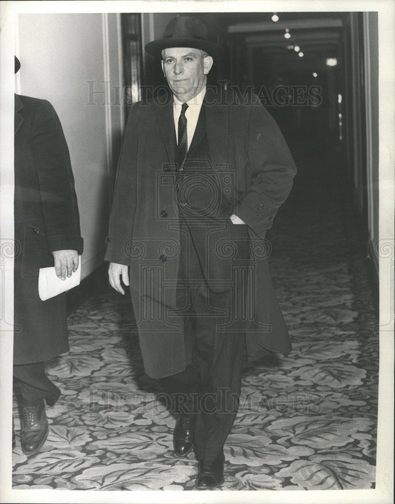 1960 Press Photo Sgt John Rochford Summerdale station test Police Conrad Hilton - Historic Images