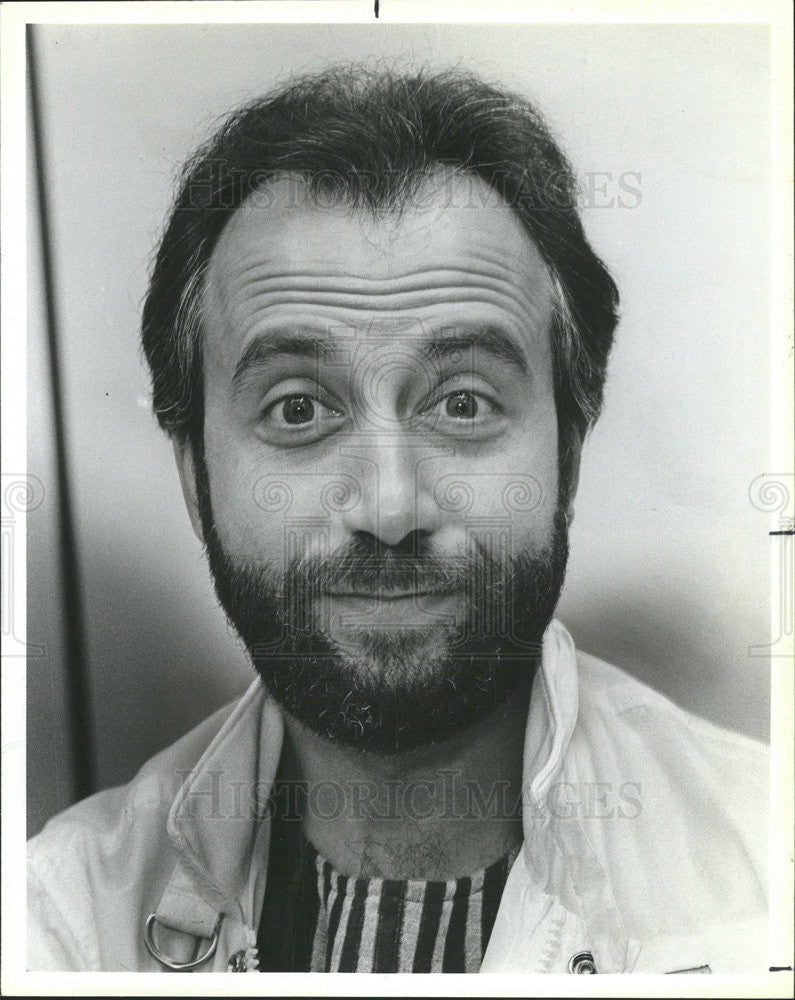 1985 Press Photo Yakov Smirnoff  Soviet Emigre Comedian Russia Warning America - Historic Images