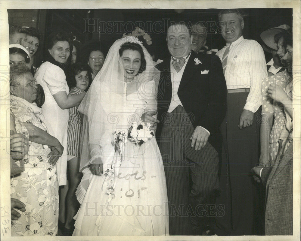 1943 Press Photo Tenor John Pane Gasser Camille Iarussi Married - Historic Images