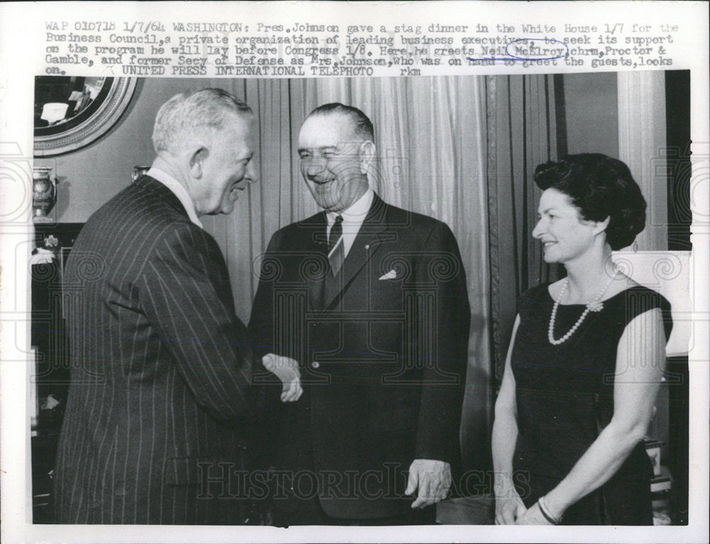 1964 Press Photo Pres Johnson &amp; First Lady W/ Neil McElroy @ Stag Dinner - Historic Images