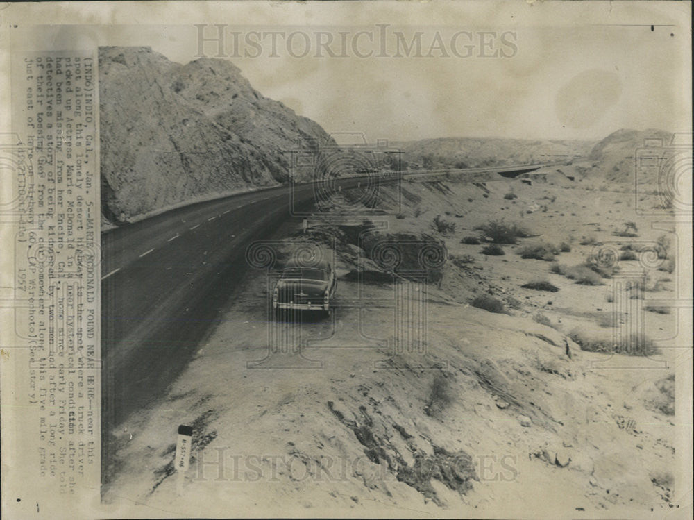 1957 Press Photo Highway Marie McDonald Actress Kidnapped Encino Home California - Historic Images