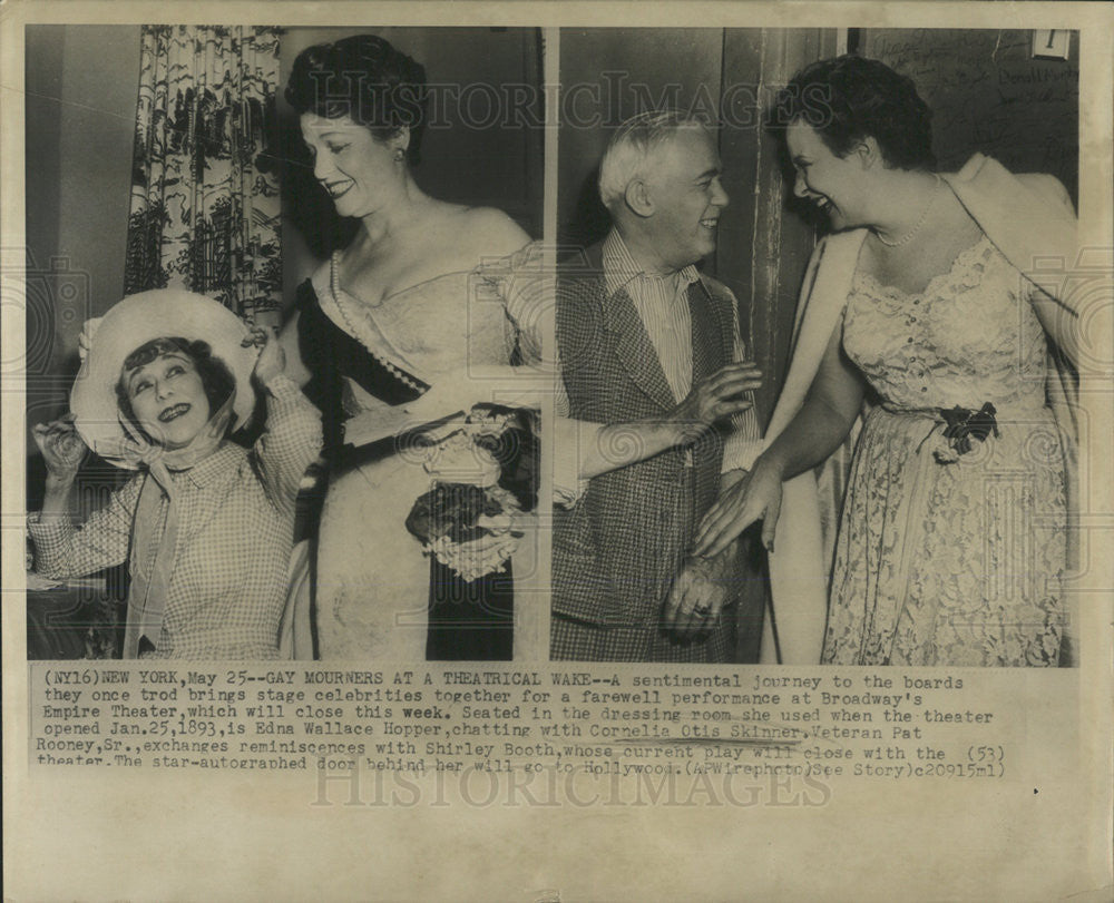 1953 Press Photo A Sentimental Journey as Broadway&#39;s Empire Theater Closes - Historic Images