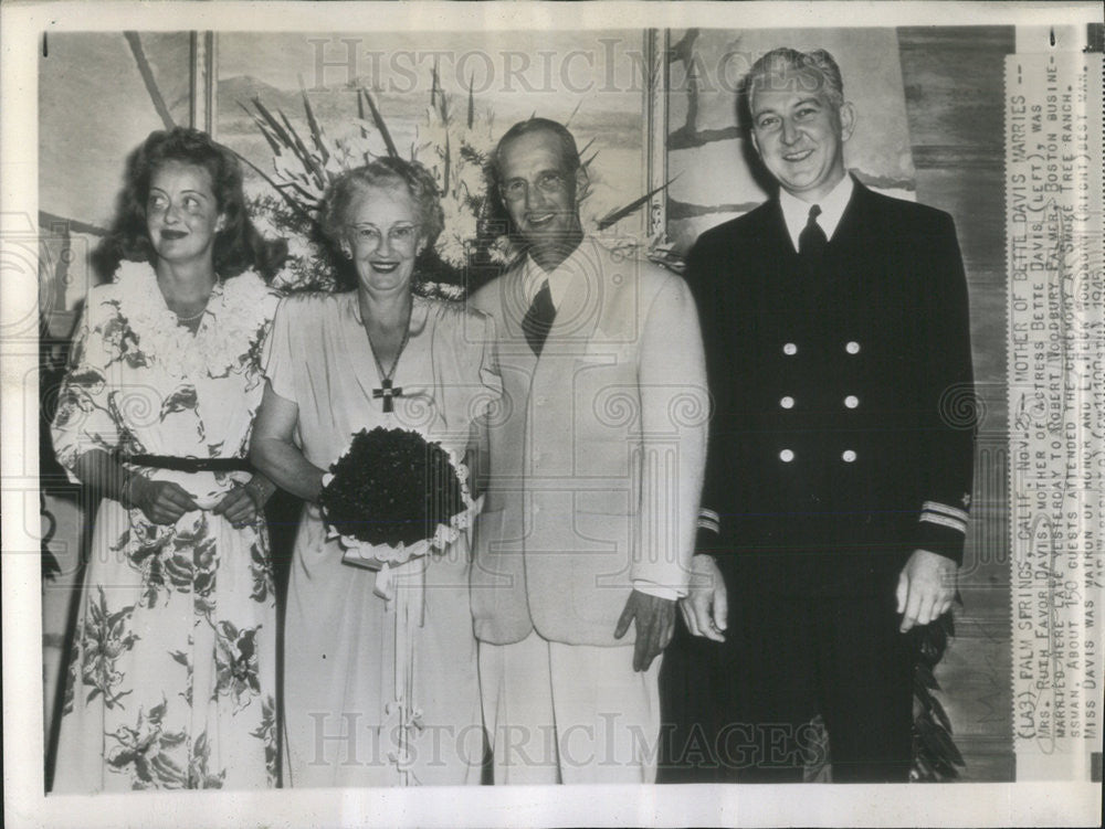 1945 Press Photo Mrs. Ruth Favor Davis and Robert Woodbury Palmer Married - Historic Images