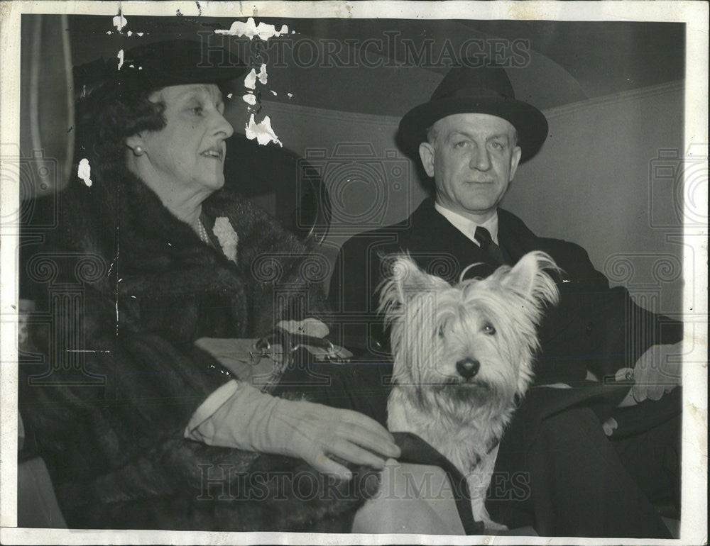 1949 Press Photo Sumner Welles US Undersecretary Wife Mathilde Dog - Historic Images