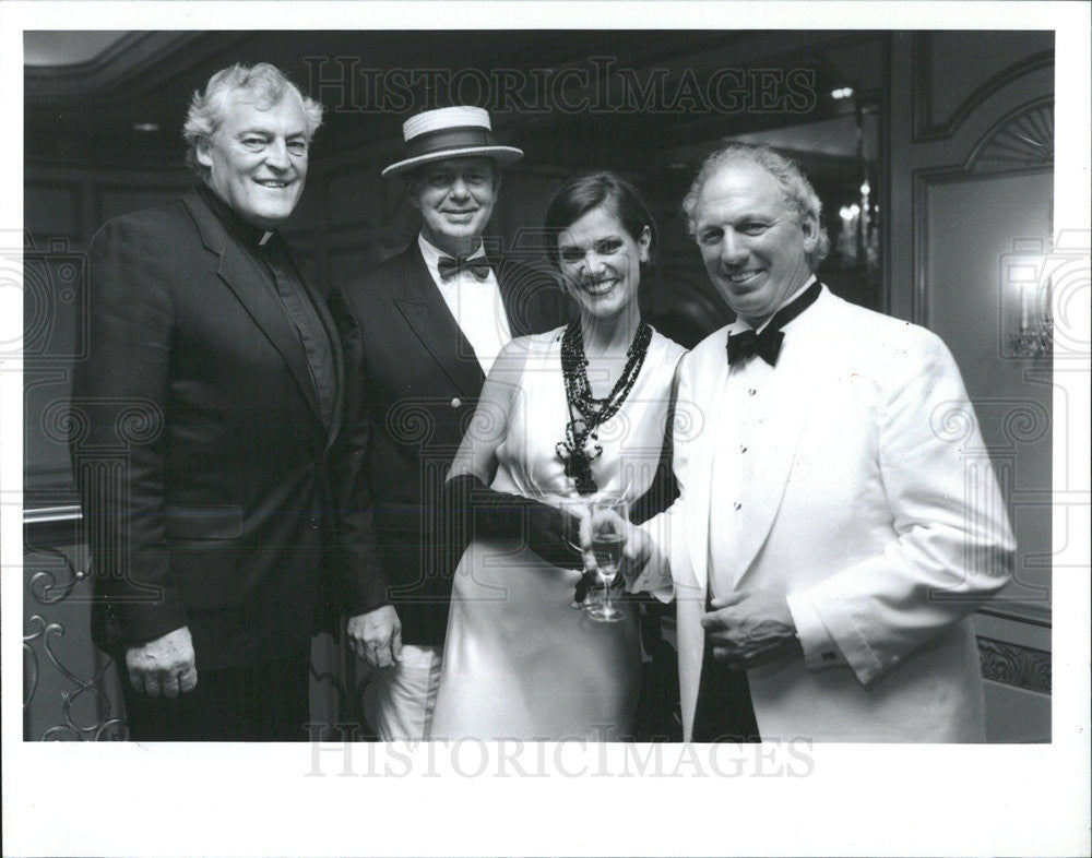 1993 Press Photo Rev. John P. Smyth, Wayne Samson, Karen Baker, Joe
Marchetti - Historic Images