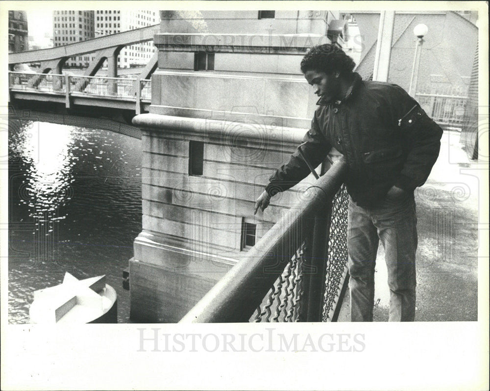 1983 Press Photo Gary Smith confronted by robbers and tossed him in the river - Historic Images