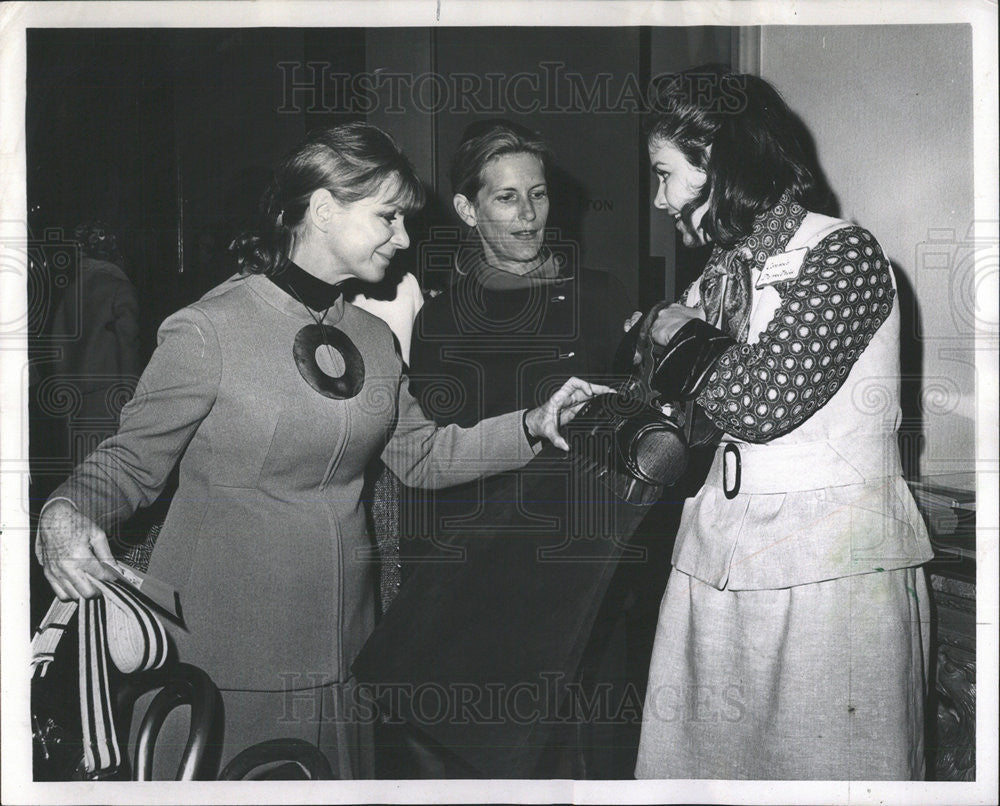 1969 Press Photo Mrs. Albert H. Newman - Historic Images