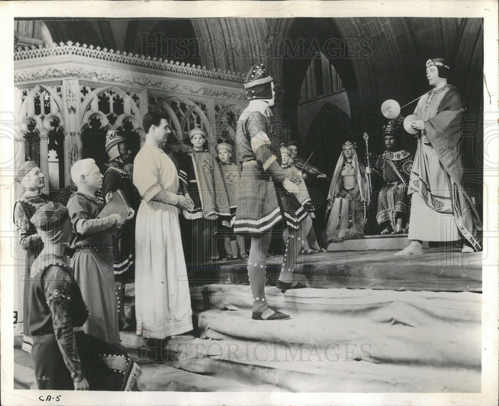 1960 Press Photo 17 members New York Pro Music Group sing act Costume production - Historic Images