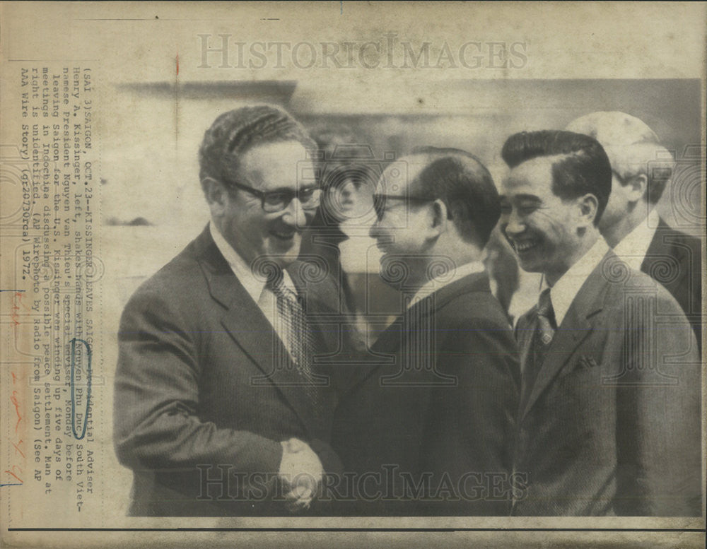 1972 Press Photo South Vietnamese president Nguyen Kissinger Adviser Saigon - Historic Images