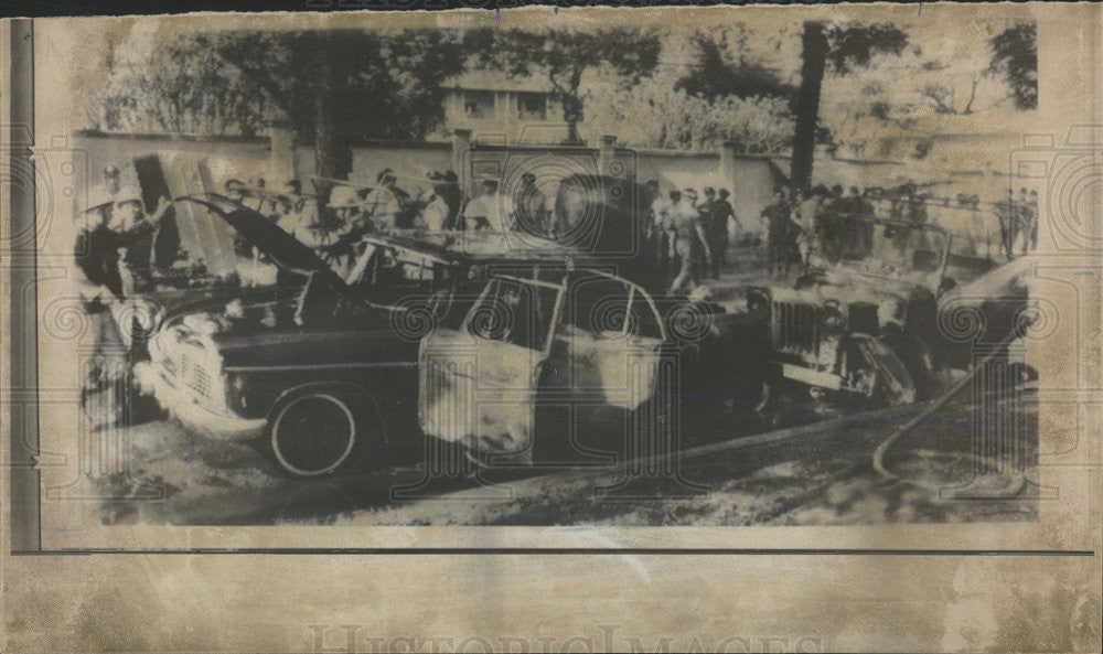 1969 Press Photo Major Gen.Nguyen Van Kiem car bombed - Historic Images