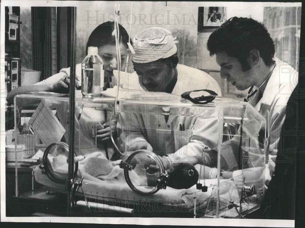 1974 Press Photo John Nathan Robinson Jr Wyler Children&#39;s Hospital Surgery - Historic Images