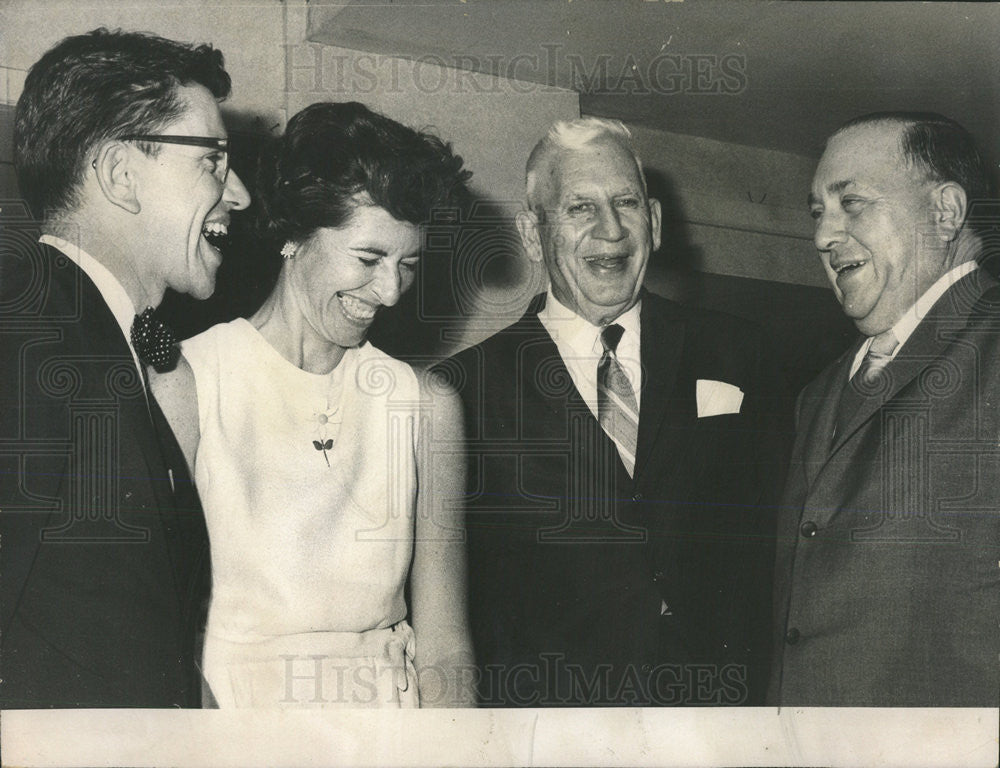 1968 Press Photo State Senator Paul Simon Mayor Daley Democrat Sen Paul Douglas - Historic Images