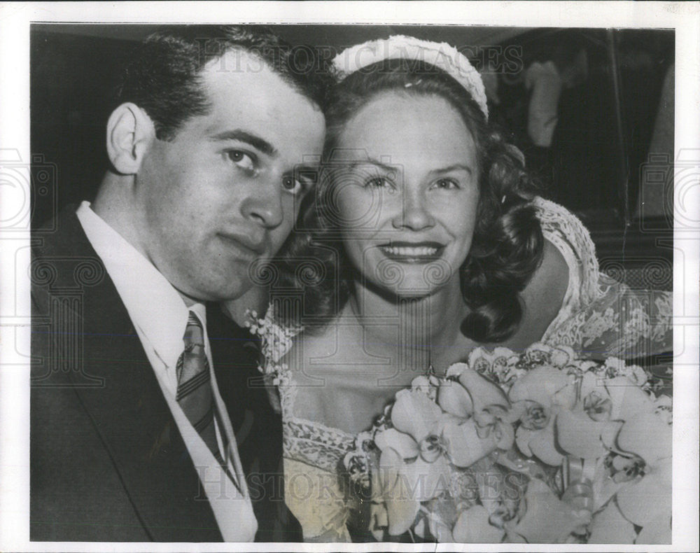 1954 Press Photo Mr. &amp; Mrs. Carl Sempier Jr. - Historic Images