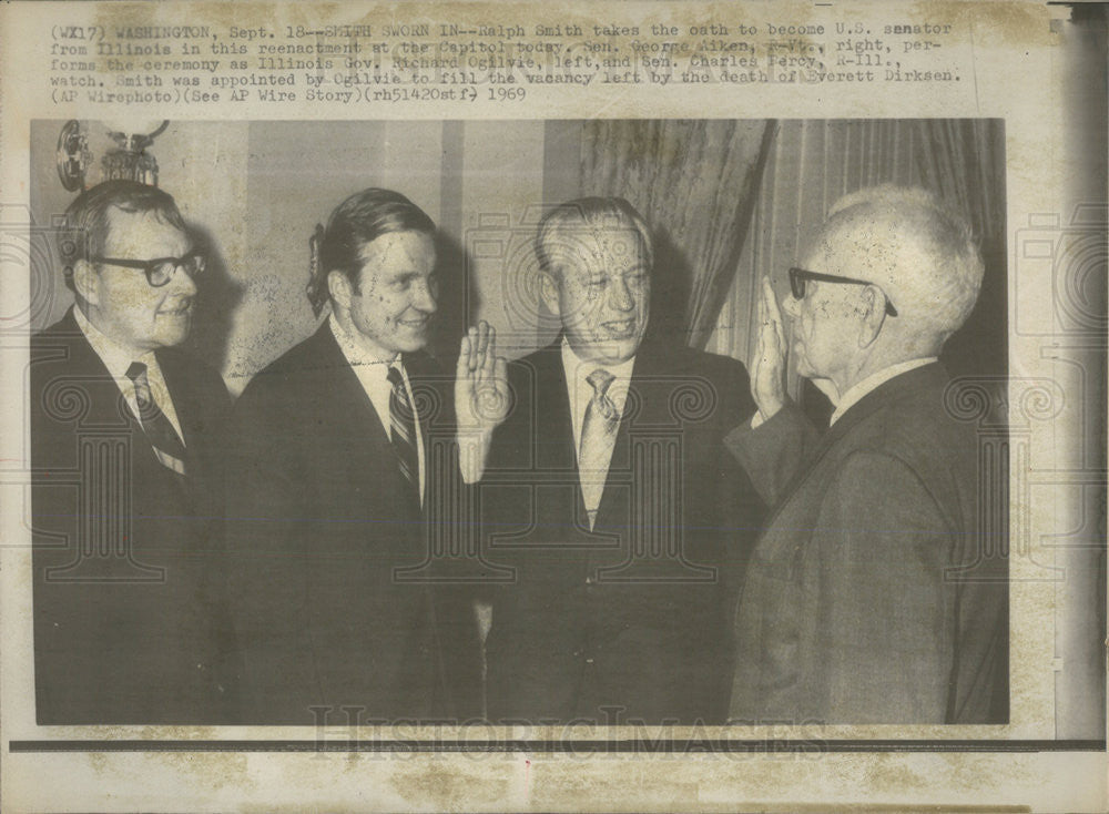 1969 Press Photo Ralph Smith Senator Illinois Reenactment capital Charles  Percy - Historic Images