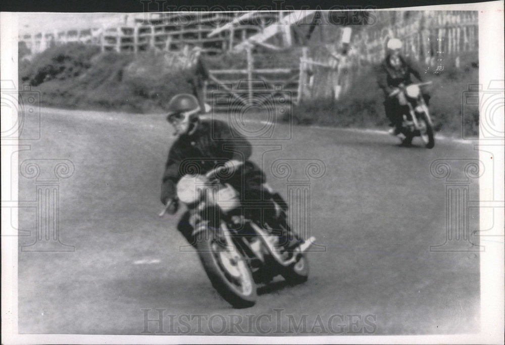 1965 Press Photo Goggle Lord Snowdon Margaret Princess Motor Race Tourist Trophy - Historic Images