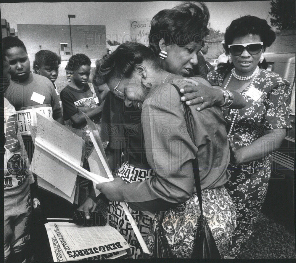 1990 Press Photo Norvell Smith, 9th grader, speaks out against gangs - Historic Images